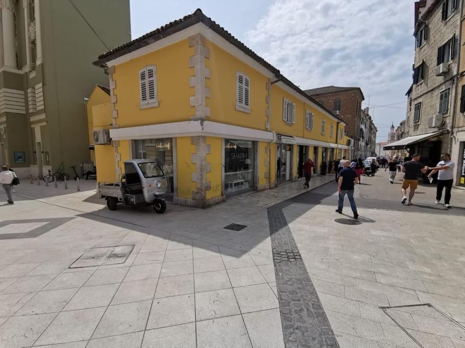 Teni Split Kültér fotó