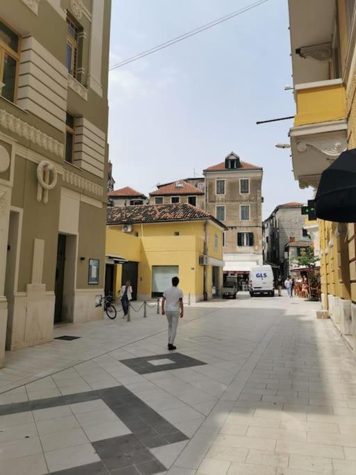 Teni Split Kültér fotó